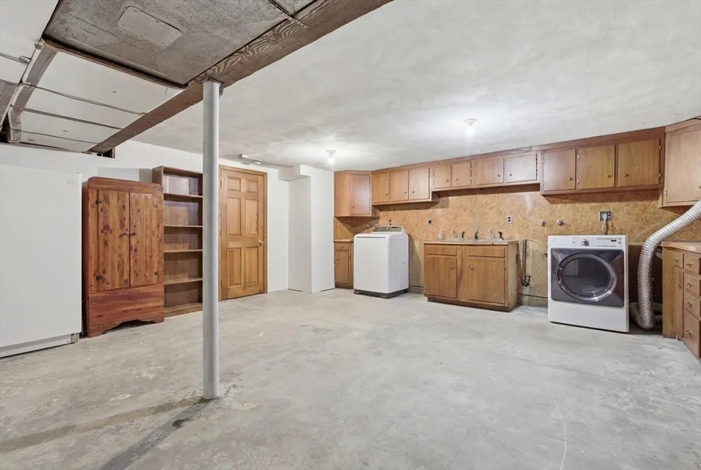 3 Spruce St, Stoneham, MA 02180