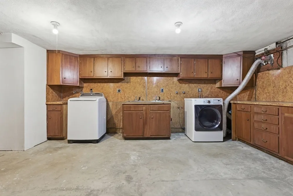 3 Spruce St, Stoneham, MA 02180