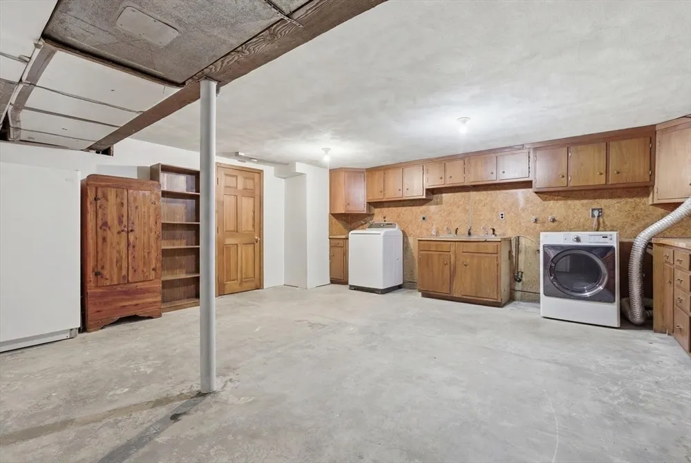 3 Spruce St, Stoneham, MA 02180