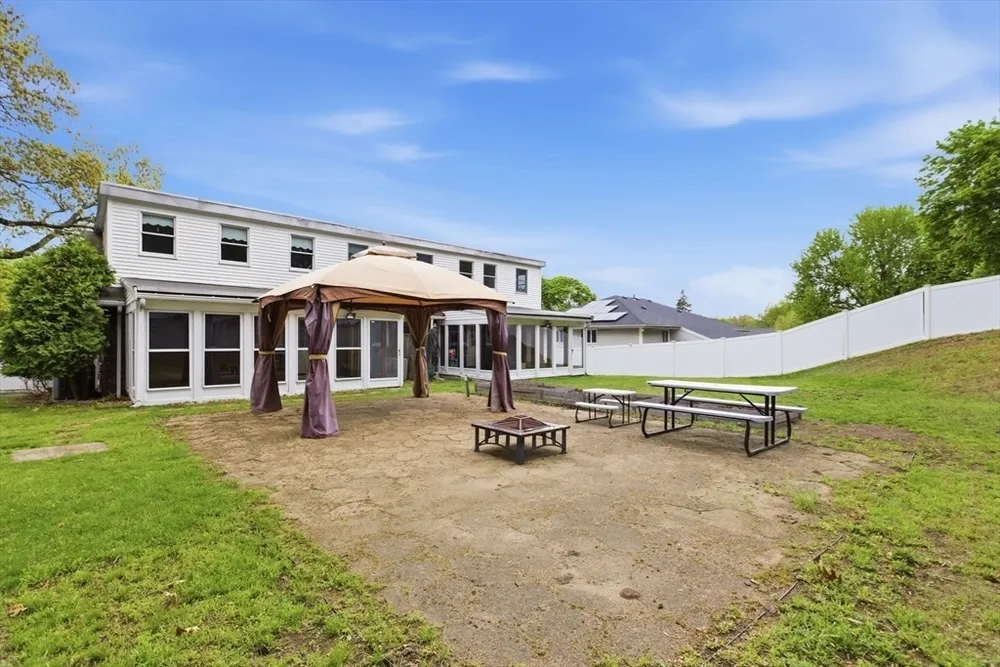 3 Spruce St, Stoneham, MA 02180