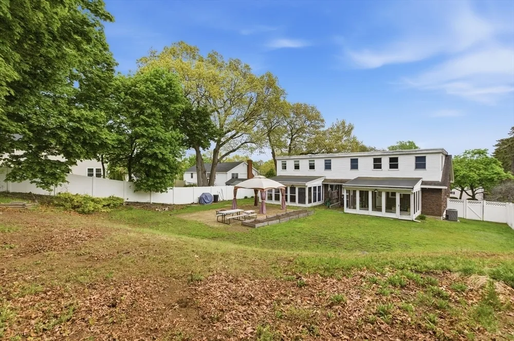 3 Spruce St, Stoneham, MA 02180