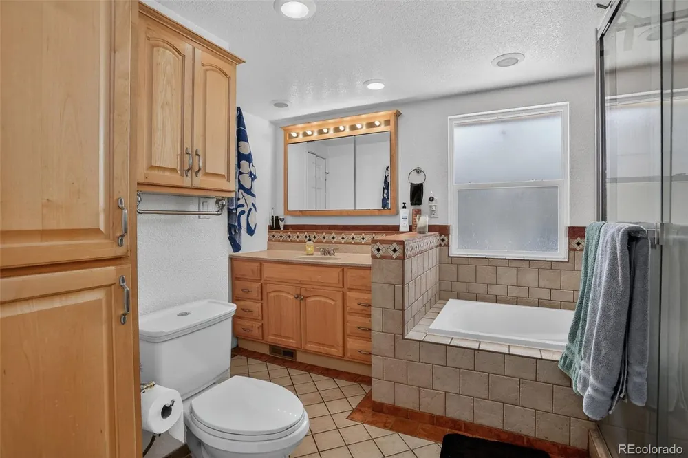 9900 W 57th Pl, Arvada, CO 80002