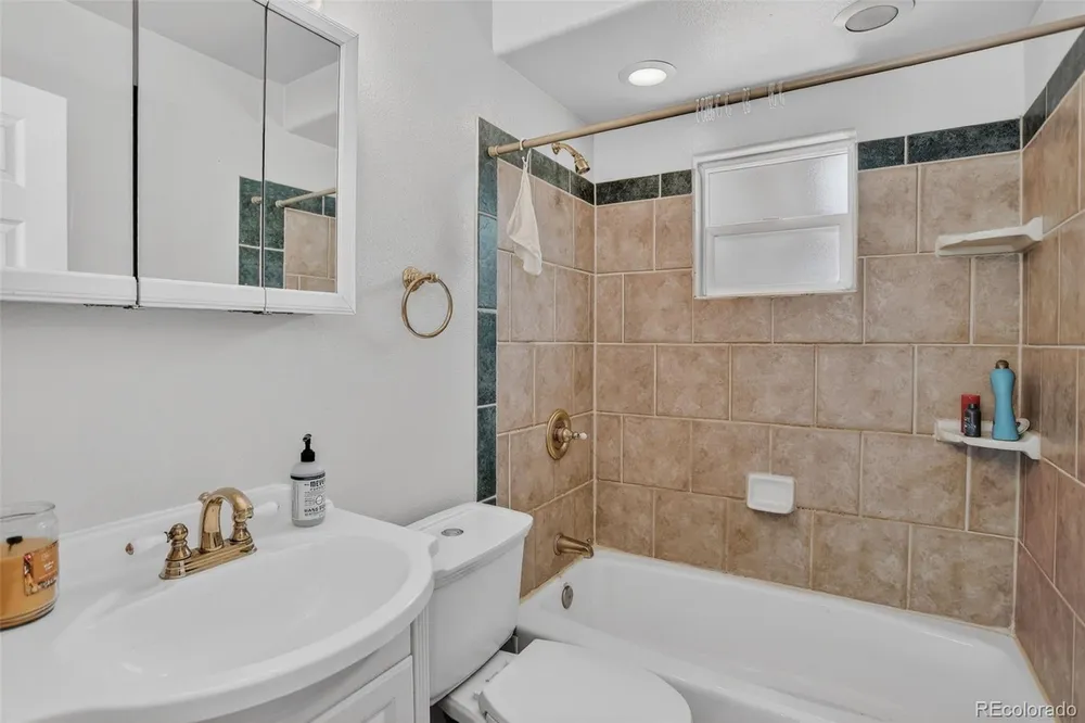 9900 W 57th Pl, Arvada, CO 80002