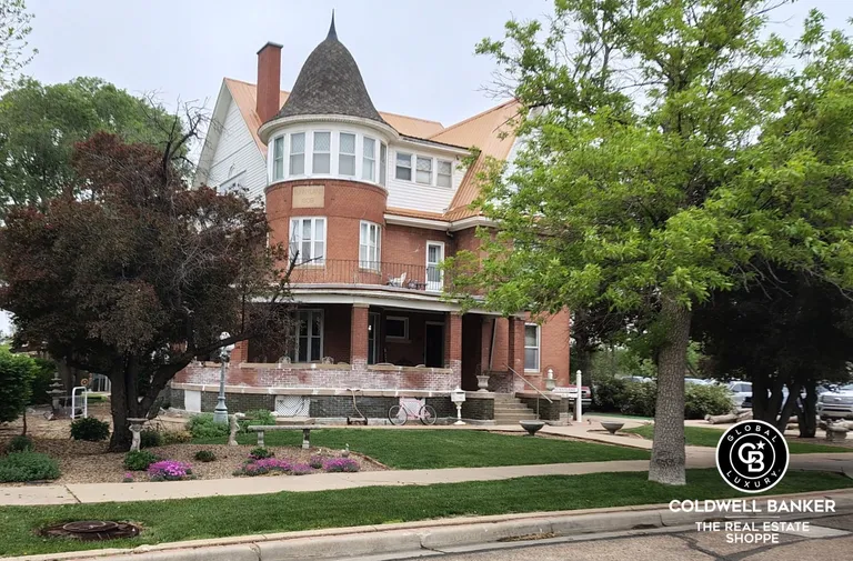 501 N 5th St, Garden City, KS 67846