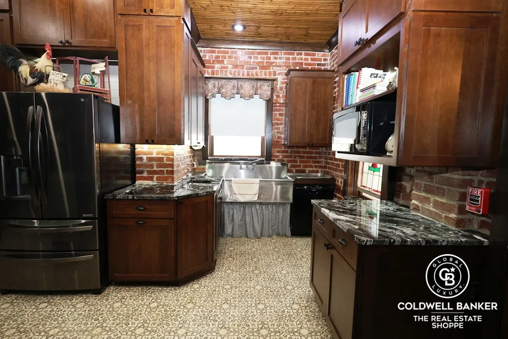 501 N 5th St, Garden City, KS 67846