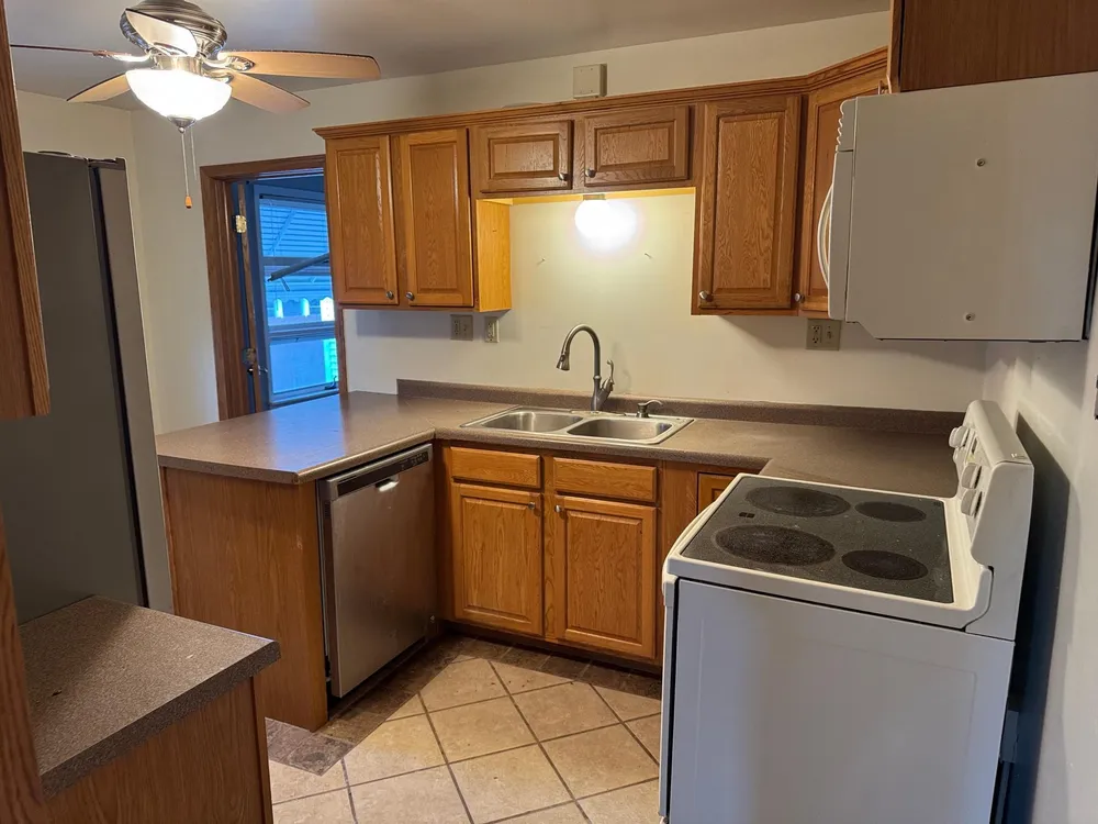 238 MacArthur St E, South Saint Paul, MN 55075