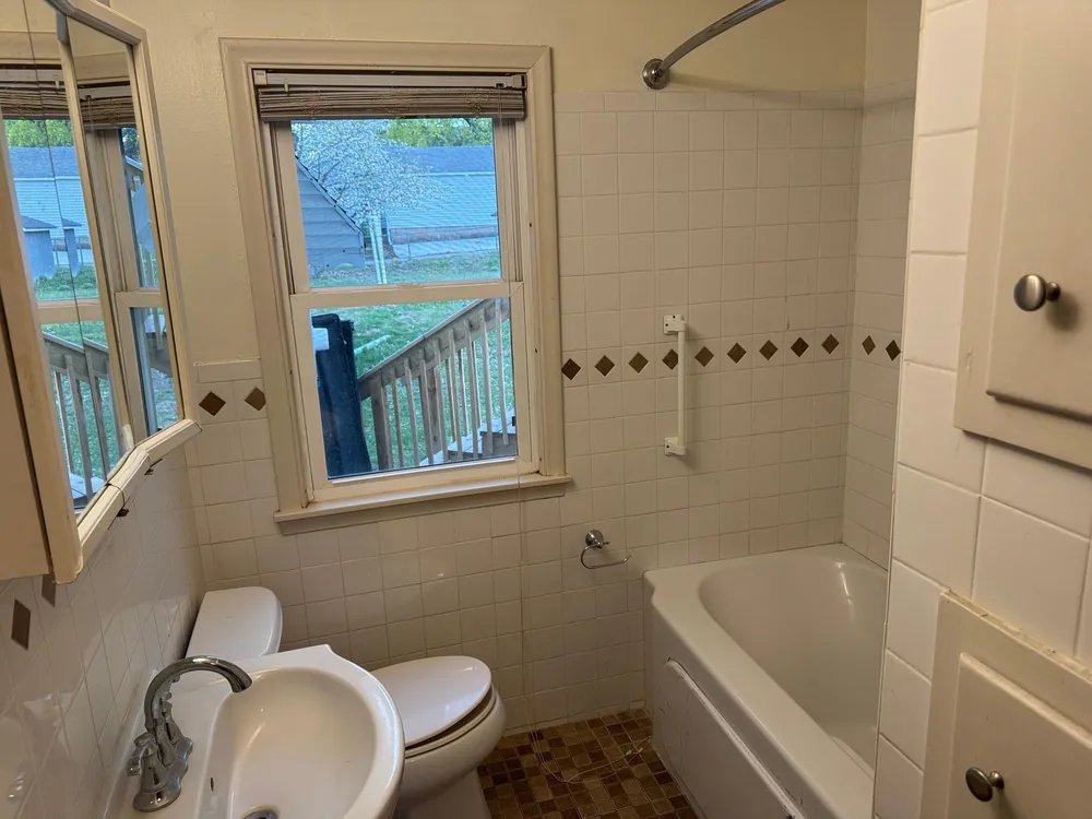 238 MacArthur St E, South Saint Paul, MN 55075