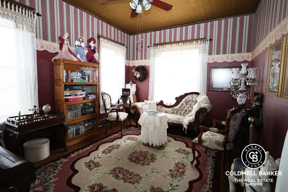 501 N 5th St, Garden City, KS 67846