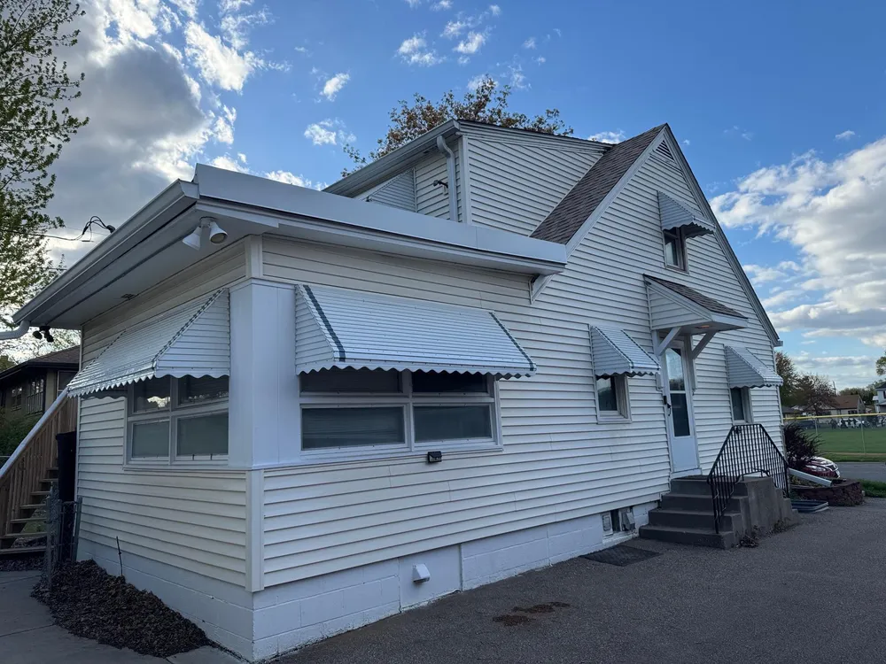 238 MacArthur St E, South Saint Paul, MN 55075