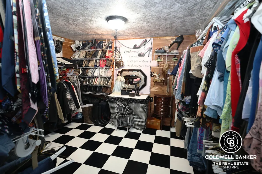 501 N 5th St, Garden City, KS 67846