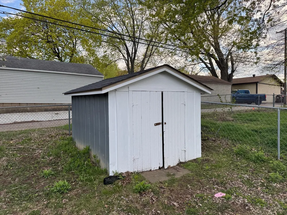238 MacArthur St E, South Saint Paul, MN 55075