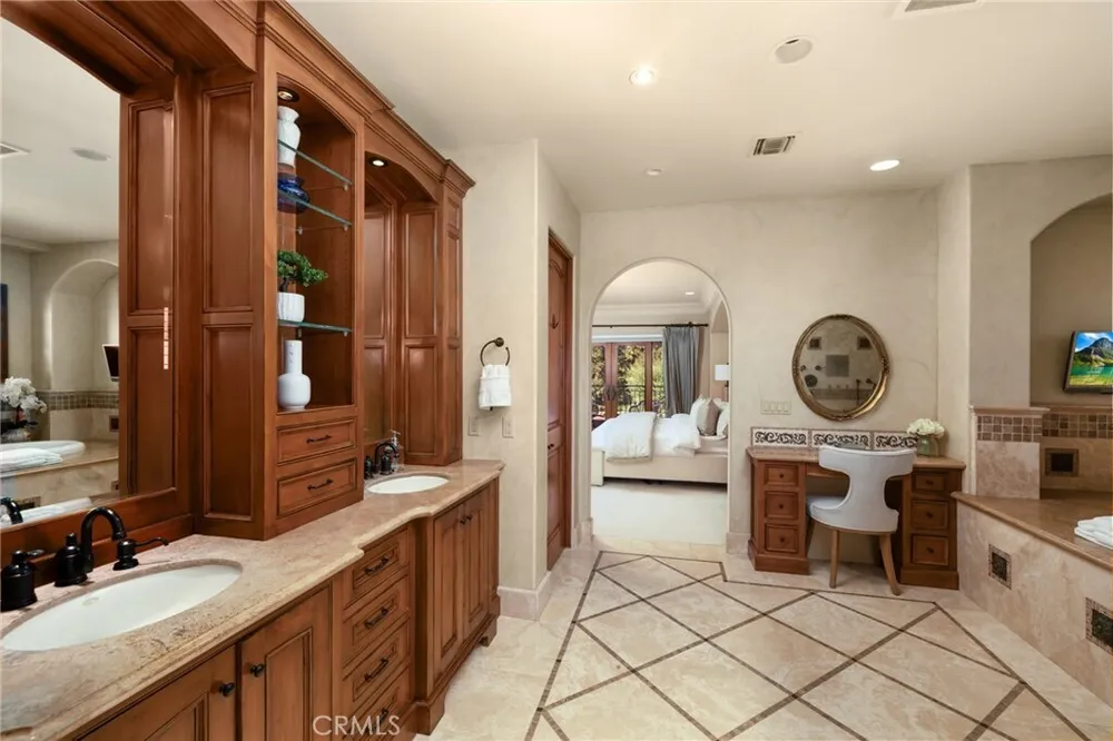 1417 Royal Oaks Dr, Bradbury, CA 91008