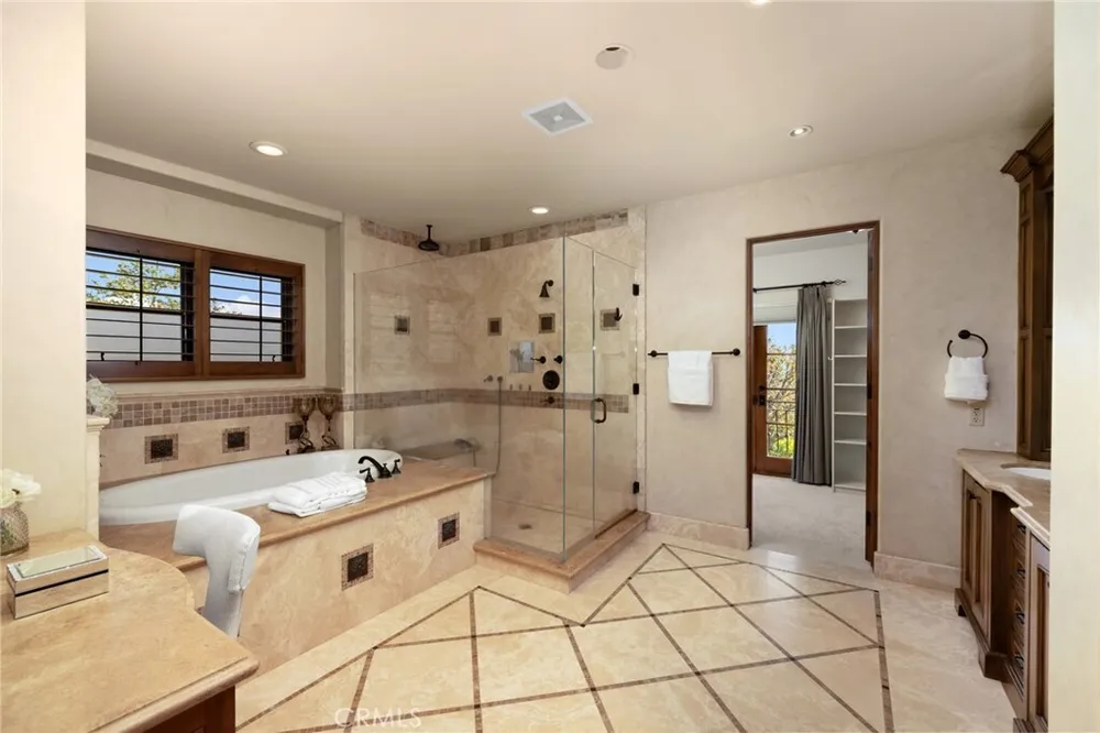 1417 Royal Oaks Dr, Bradbury, CA 91008