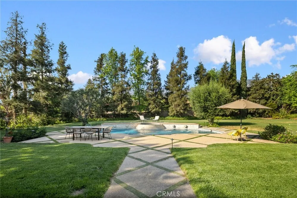 1417 Royal Oaks Dr, Bradbury, CA 91008