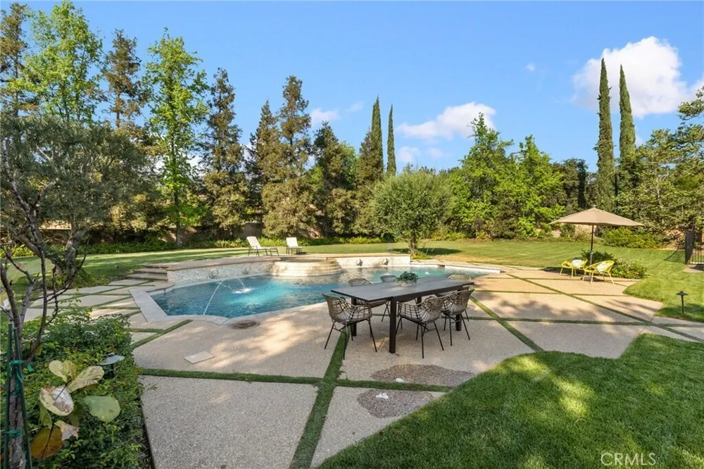 1417 Royal Oaks Dr, Bradbury, CA 91008