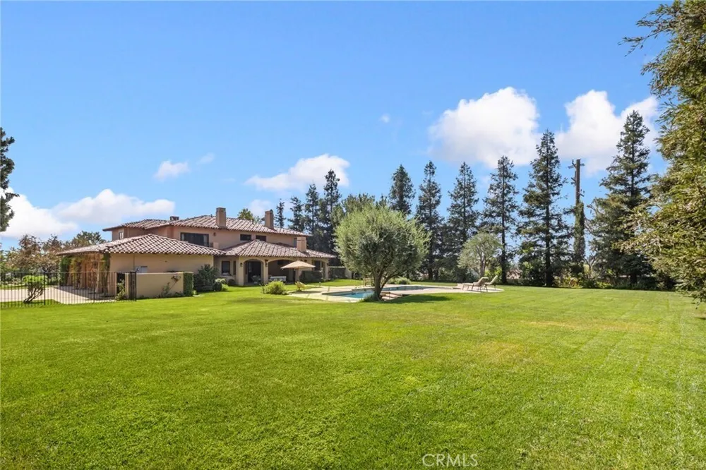 1417 Royal Oaks Dr, Bradbury, CA 91008