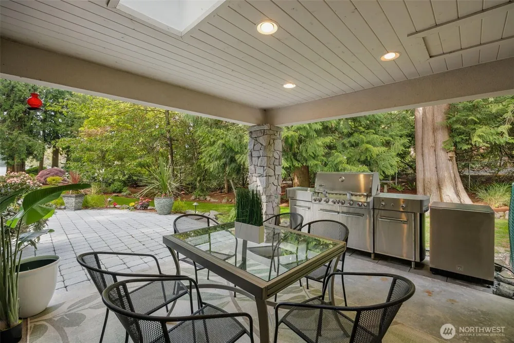 3718 S 334th St, Federal Way, WA 98001