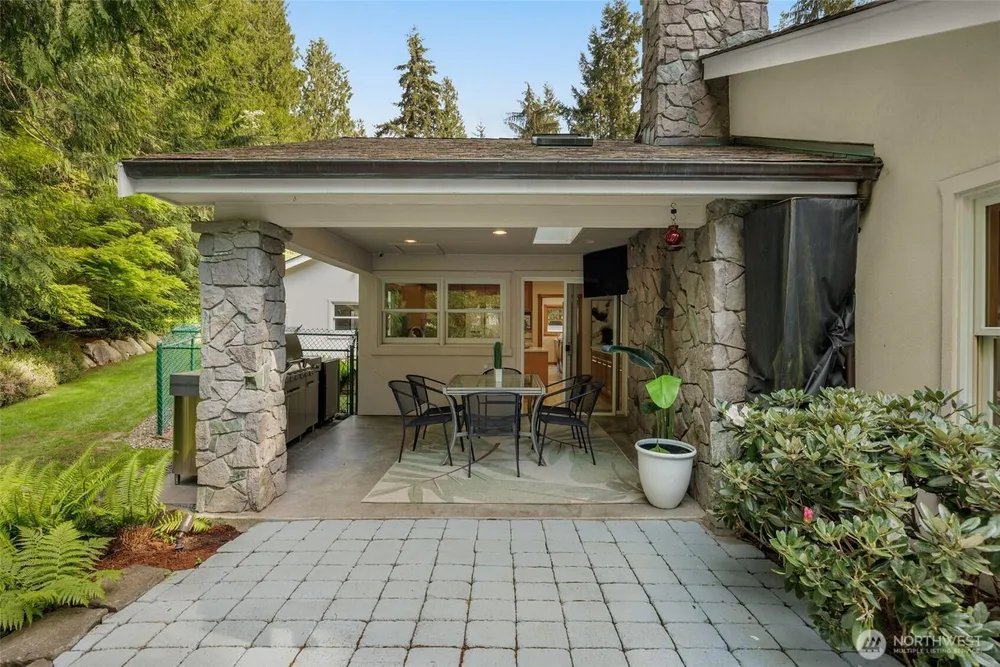 3718 S 334th St, Federal Way, WA 98001