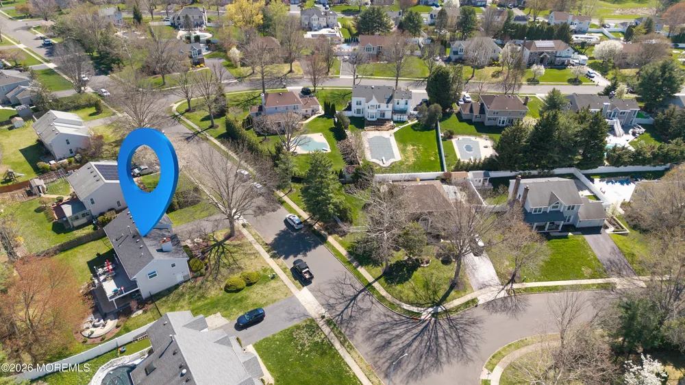 39 Royal Rd, Freehold, NJ 07728