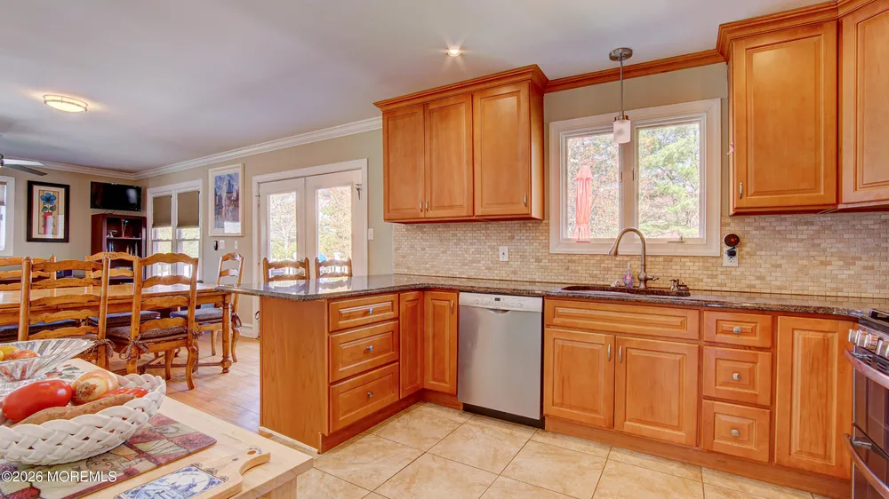 39 Royal Rd, Freehold, NJ 07728