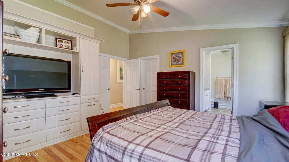 39 Royal Rd, Freehold, NJ 07728