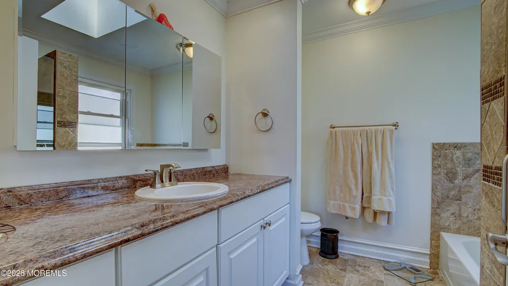 39 Royal Rd, Freehold, NJ 07728