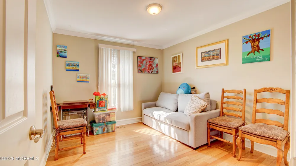 39 Royal Rd, Freehold, NJ 07728