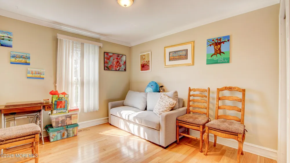 39 Royal Rd, Freehold, NJ 07728