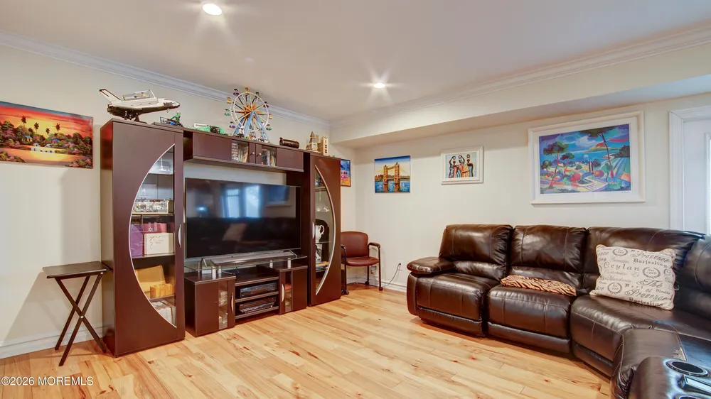 39 Royal Rd, Freehold, NJ 07728