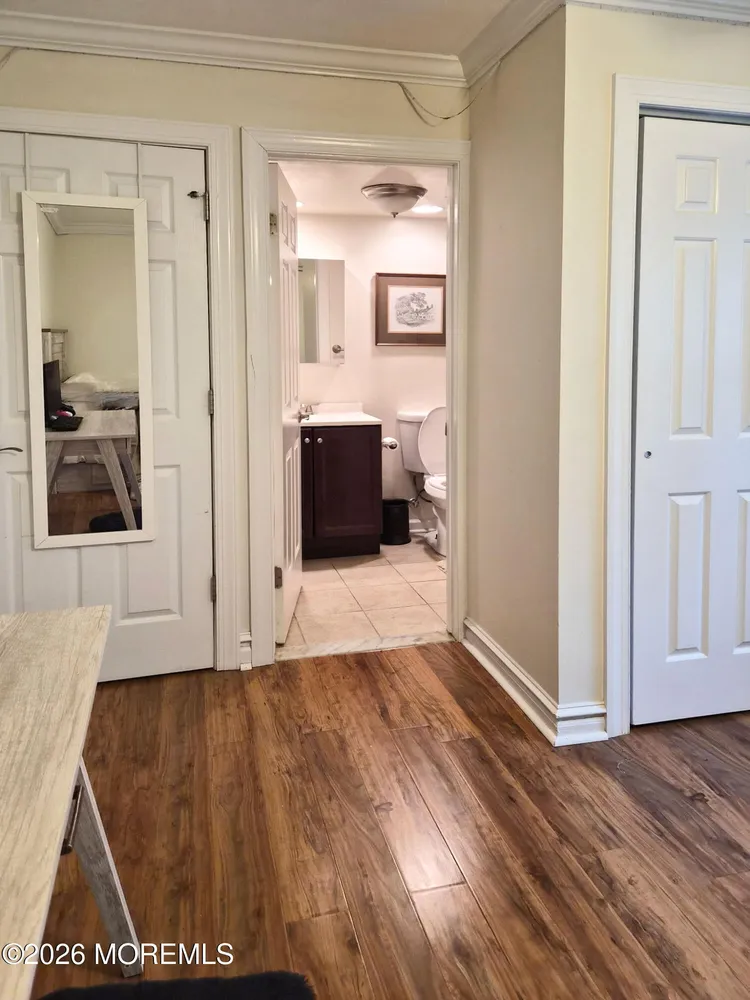 39 Royal Rd, Freehold, NJ 07728