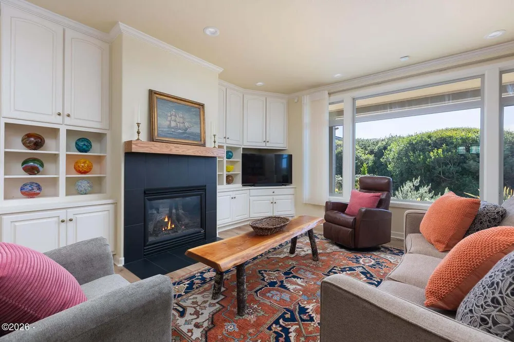 4271 NW Hidden Lake Loop, Waldport, OR 97394