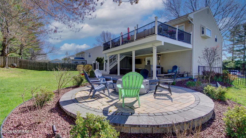 39 Royal Rd, Freehold, NJ 07728