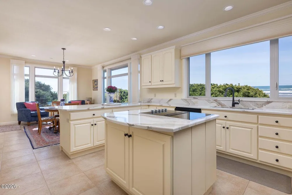 4271 NW Hidden Lake Loop, Waldport, OR 97394