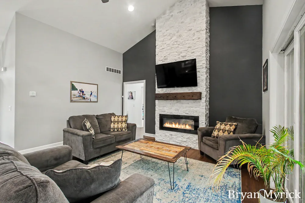 3355 Palmer Dr, Saugatuck, MI 49453