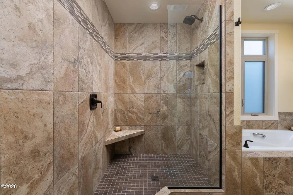 4271 NW Hidden Lake Loop, Waldport, OR 97394