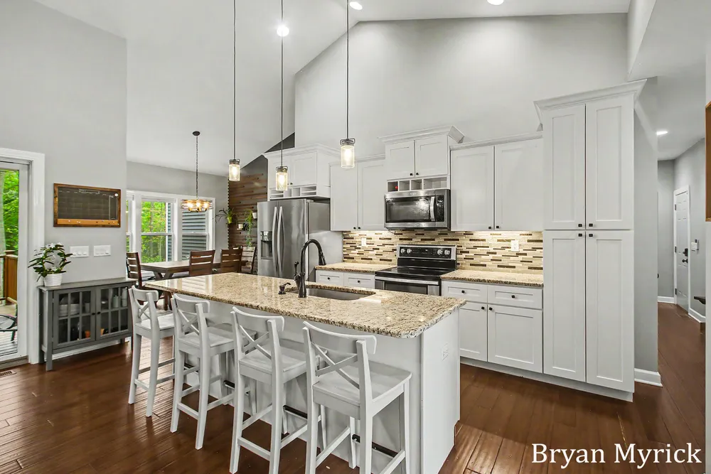3355 Palmer Dr, Saugatuck, MI 49453