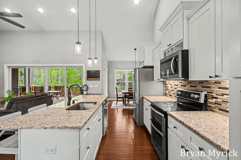 3355 Palmer Dr, Saugatuck, MI 49453