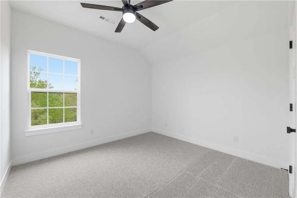 14 Kames Ln, Bella Vista, AR 72715