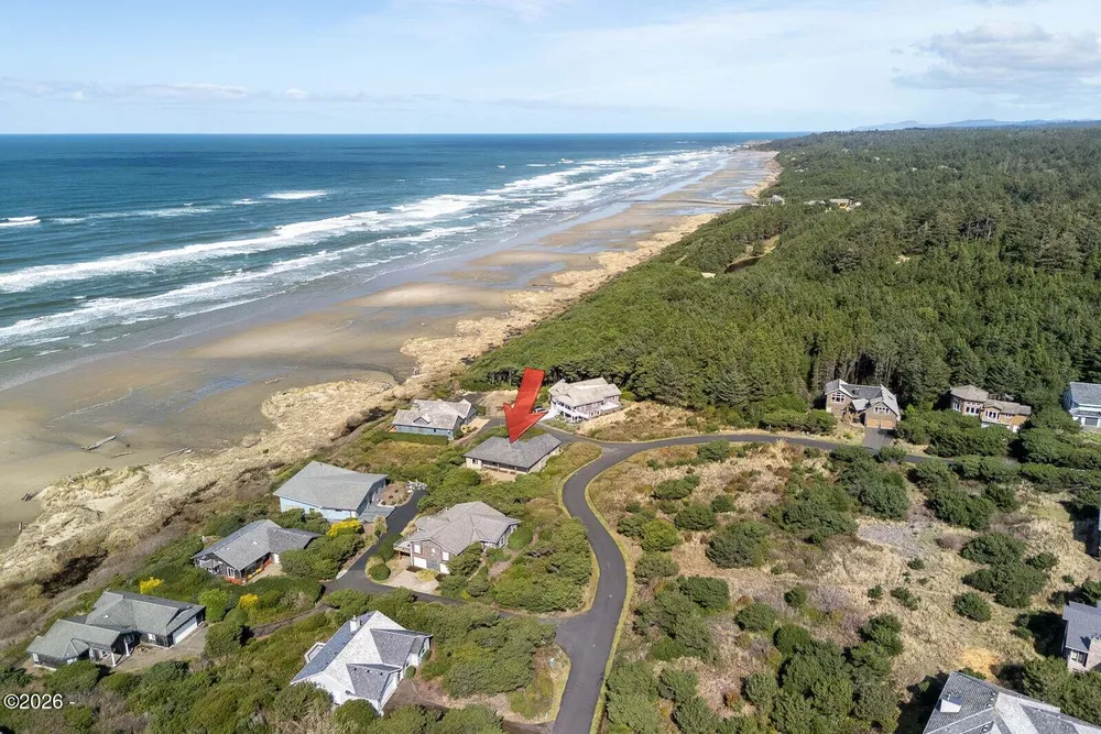 4271 NW Hidden Lake Loop, Waldport, OR 97394