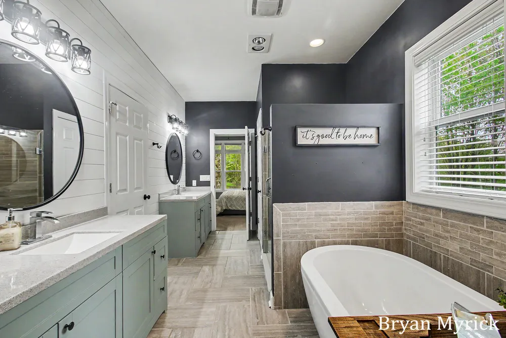3355 Palmer Dr, Saugatuck, MI 49453