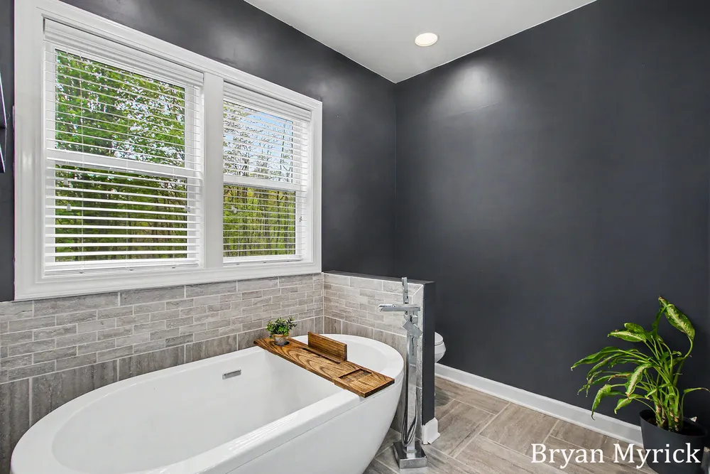 3355 Palmer Dr, Saugatuck, MI 49453