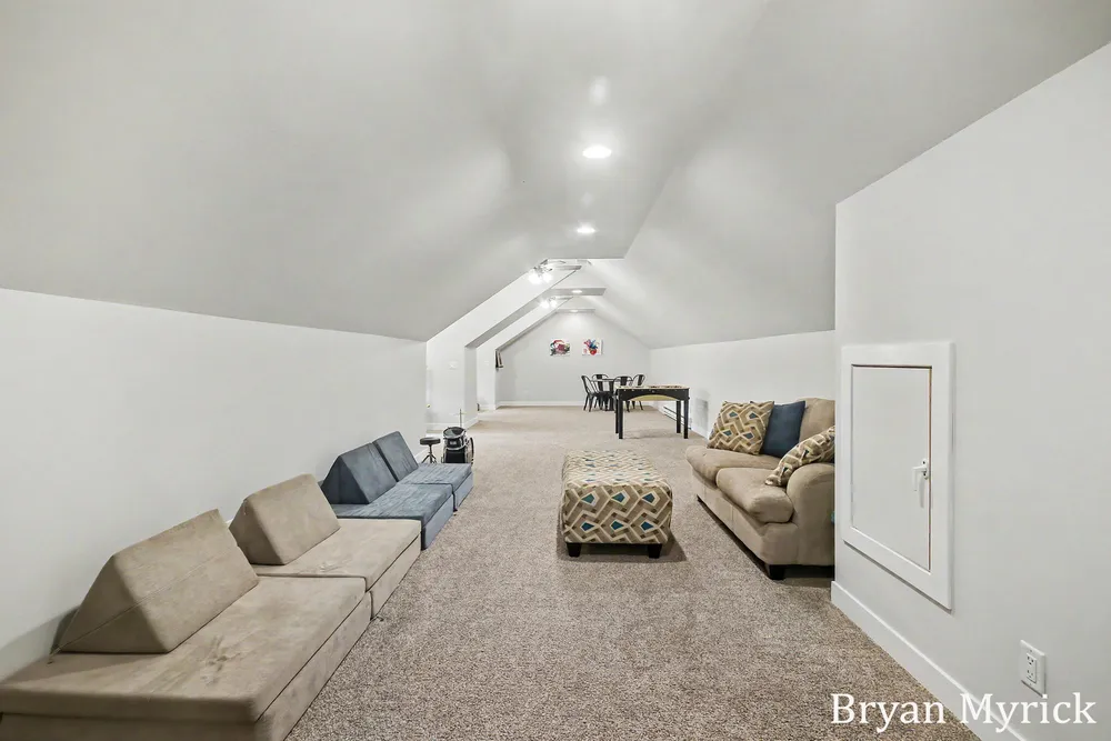 3355 Palmer Dr, Saugatuck, MI 49453