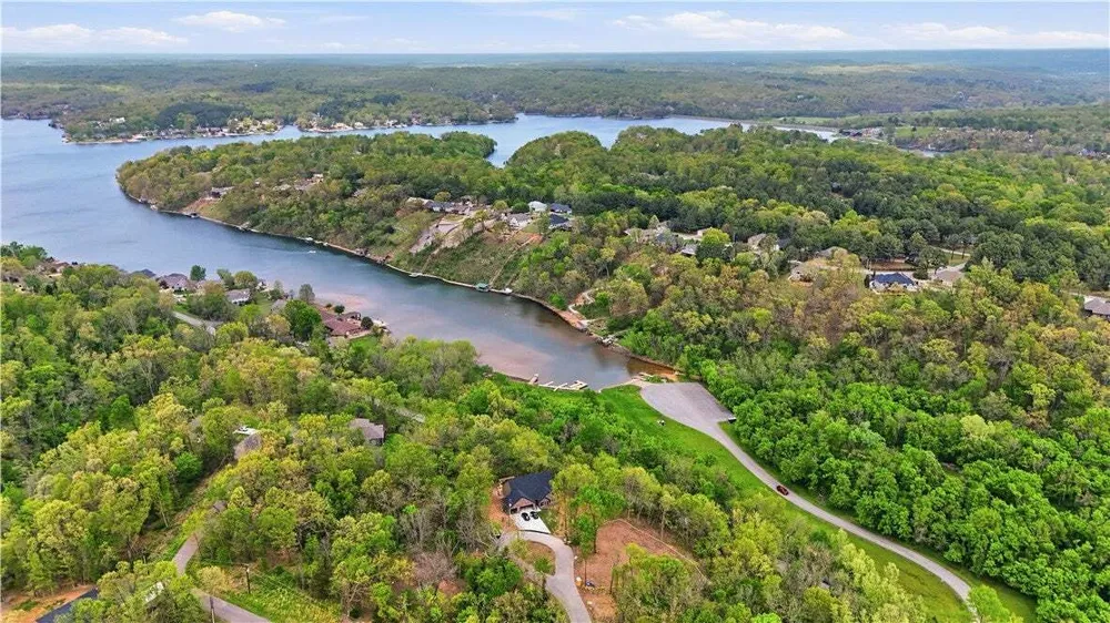 14 Kames Ln, Bella Vista, AR 72715