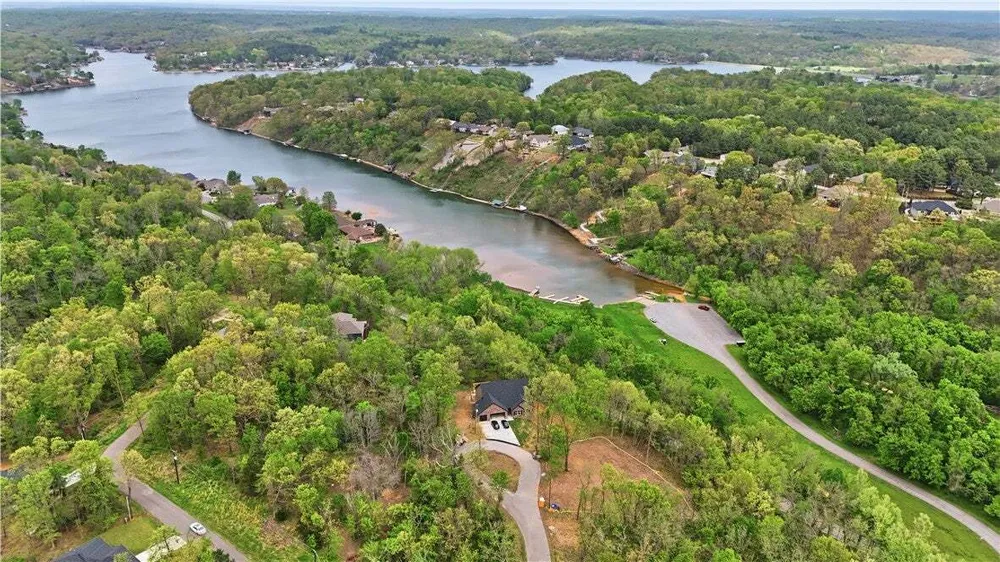 14 Kames Ln, Bella Vista, AR 72715