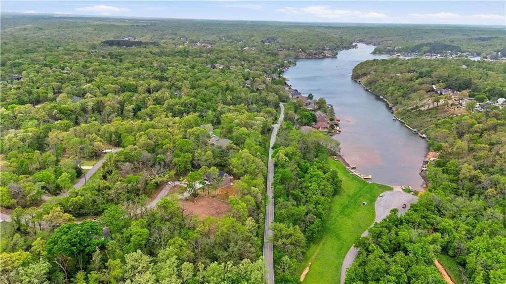 14 Kames Ln, Bella Vista, AR 72715