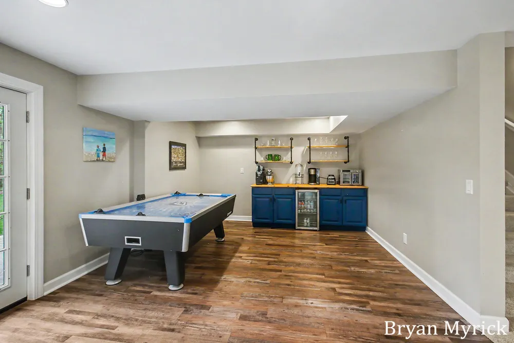3355 Palmer Dr, Saugatuck, MI 49453