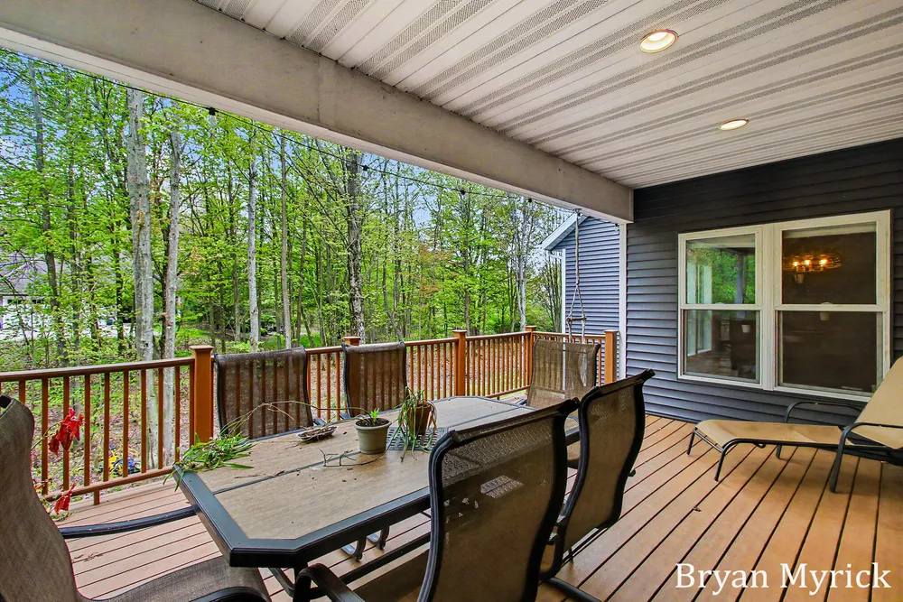 3355 Palmer Dr, Saugatuck, MI 49453