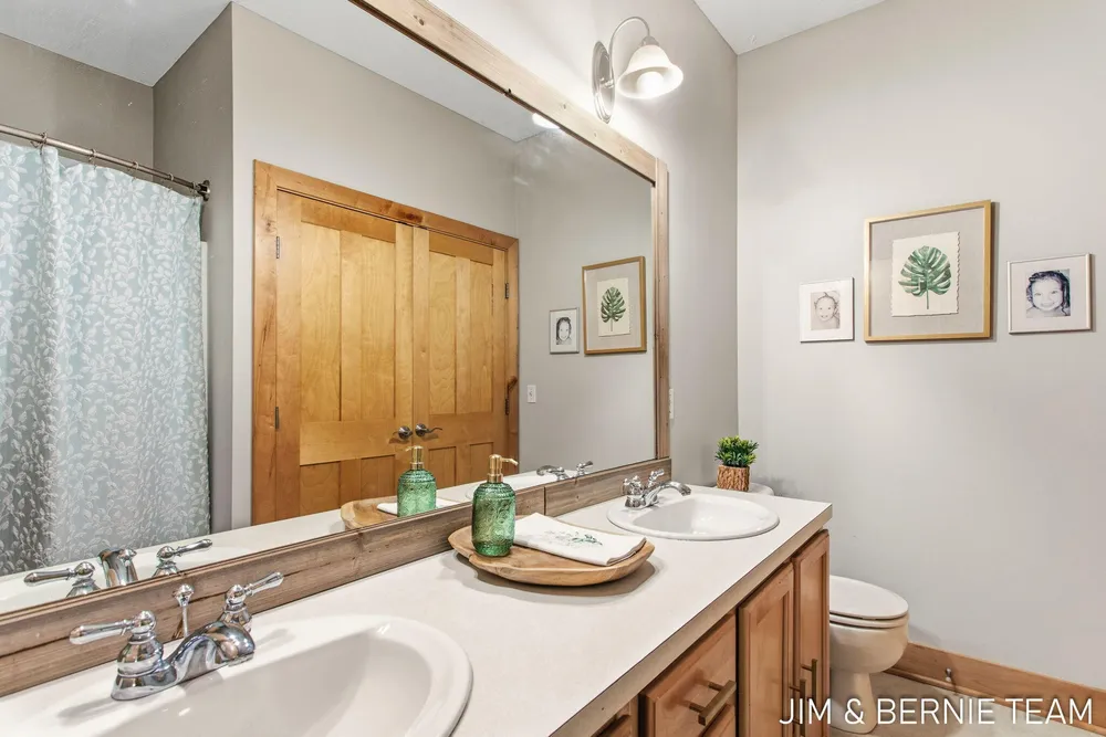 6427 Sand Castle View, Holland, MI 49423