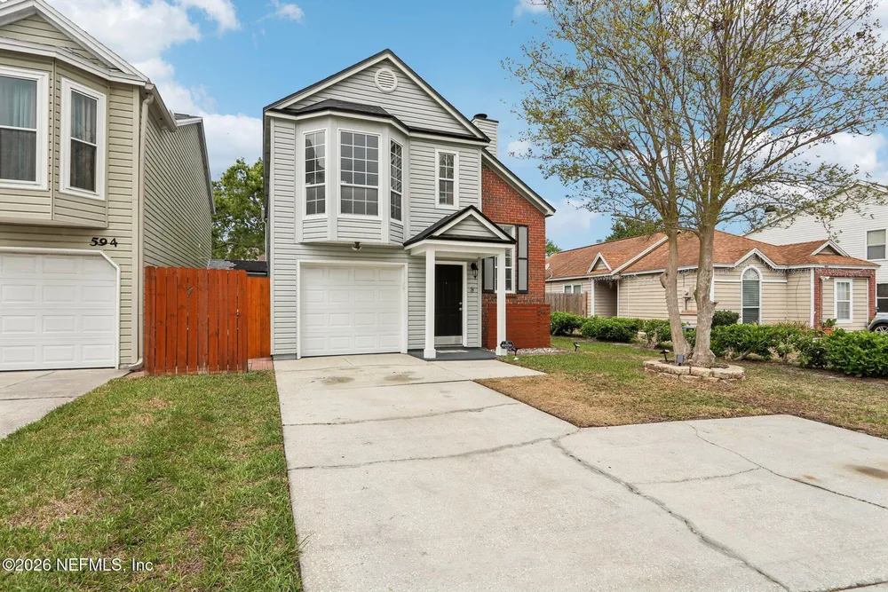 598 Staffordshire Dr, Jacksonville, FL 32225