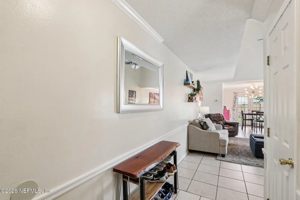 598 Staffordshire Dr, Jacksonville, FL 32225
